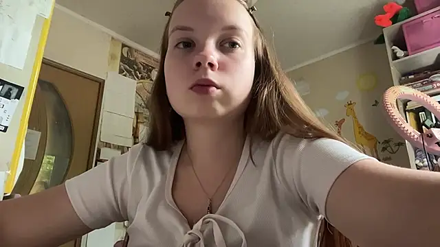 Snapshot of Aileyn chatting on 17, 6, 2026 Aileyn online show from 17, 6, 2026