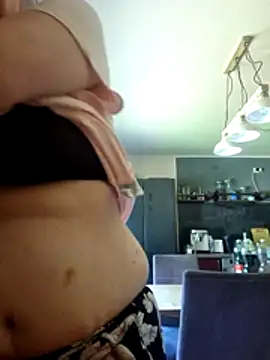 GoldenWifee online show from 18, 6, 2026