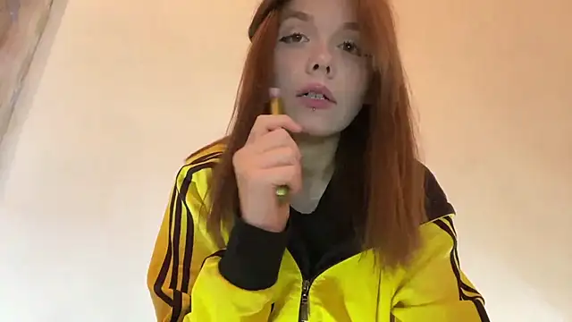 Snapshot of Linecutie chatting on 28, 7, 2026 Linecutie online show from 28, 7, 2026