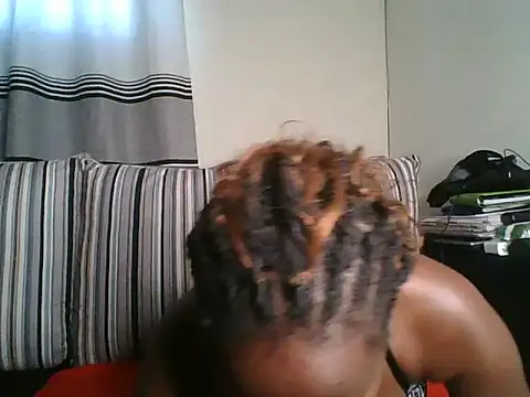 Snapshot of Ellah_simone chatting on 8, 6, 2026 Ellah simone online show from 8, 6, 2026