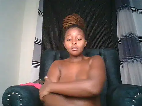 Snapshot of Ellah_simone chatting on 1, 7, 2026 Ellah simone online show from 1, 7, 2026