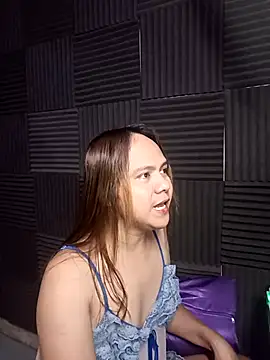AlluringModel online show from 4, 8, 2026