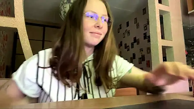 Snapshot of AlisonOhlmacher chatting on 12, 6, 2026 AlisonOhlmacher online show from 12, 6, 2026
