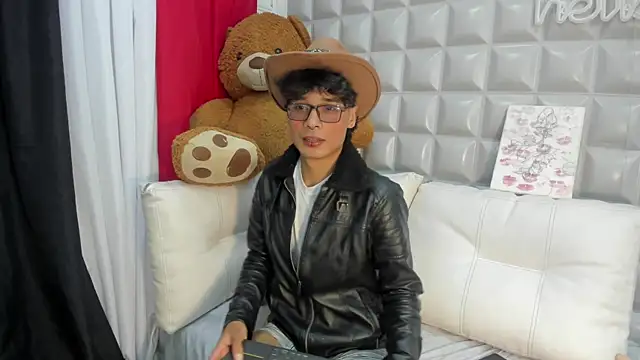 Snapshot of maximo_2019 chatting on 15, 7, 2026 maximo 2019 online show from 15, 7, 2026