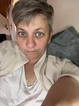 blueiceeyes online show from 10, 6, 2026