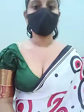 Snapshot of Clara-Lilly chatting on 28, 6, 2026 Clara-Lilly online show from 28, 6, 2026