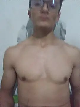 Snapshot of Davitfitnosuke chatting on 14, 6, 2026 Davitfitnosuke online show from 14, 6, 2026