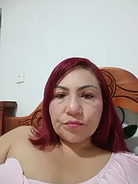 Agata Traviesa online show from 15, 7, 2026