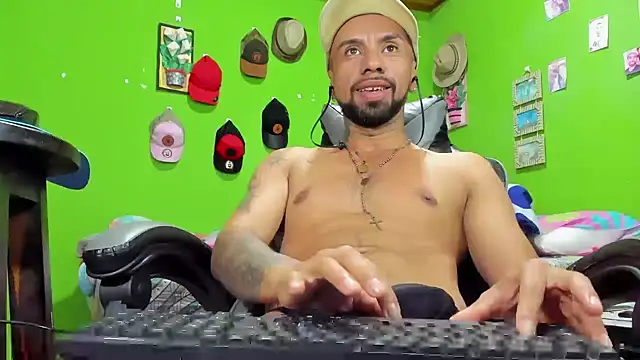 Snapshot of Arian_Pervert chatting on 6, 11, 2025 Arian Pervert online show from 6, 11, 2025