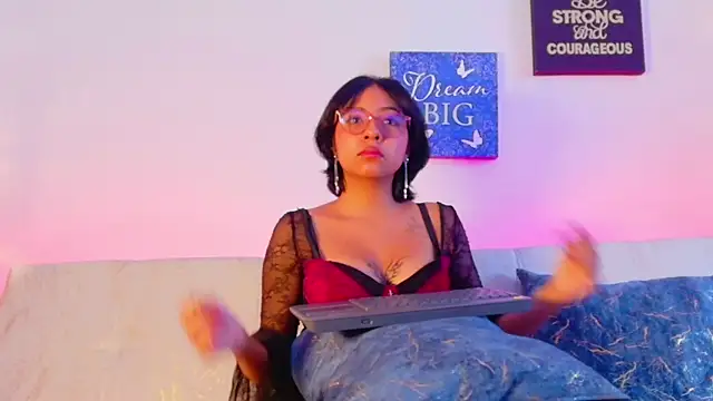 Snapshot of dhalya_roses chatting on 12, 6, 2026 dhalya roses online show from 12, 6, 2026