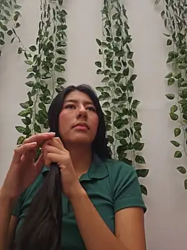 Carla Alvez online show from 4, 7, 2026