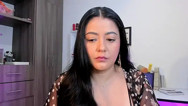 Snapshot of LauraToro_ chatting on 16, 6, 2026 LauraToro online show from 16, 6, 2026
