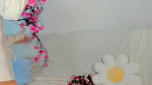 mimi cutee online show from 25, 7, 2026