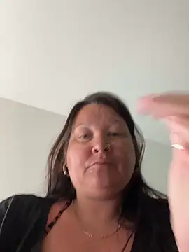 Snapshot of NUTTERBUTTA chatting on 11, 6, 2026 NUTTERBUTTA online show from 11, 6, 2026
