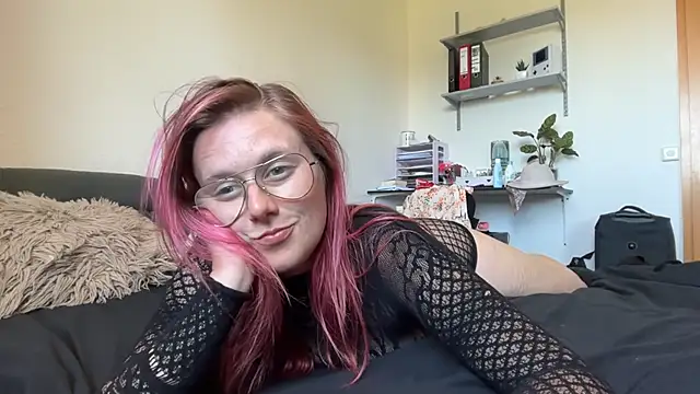 Snapshot of LeaLoveXXX chatting on 25, 6, 2026 LeaLoveXXX online show from 25, 6, 2026