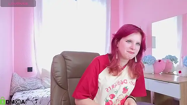 Snapshot of Fox__Cute chatting on 19, 6, 2026 Fox Cute online show from 19, 6, 2026