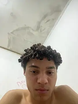 Guilhermesousaferro online show from 13, 6, 2026