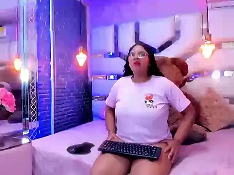 Snapshot of AshelyJenner chatting on 11, 6, 2026 AshelyJenner online show from 11, 6, 2026