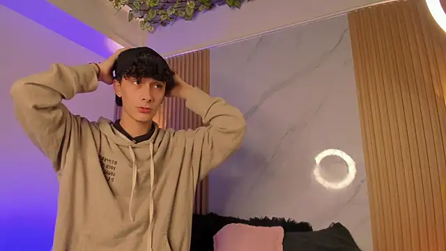 im ethan  online show from 30, 6, 2026