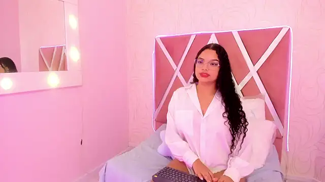 Snapshot of natalyy_rose chatting on 3, 8, 2026 natalyy rose online show from 3, 8, 2026