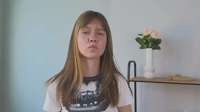 Vicki Turner online show from 26, 6, 2026