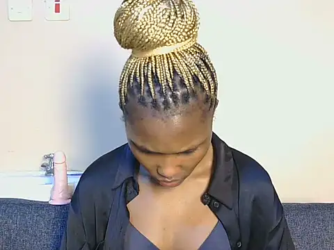 Snapshot of cutieglo chatting on 12, 6, 2026 cutieglo online show from 12, 6, 2026