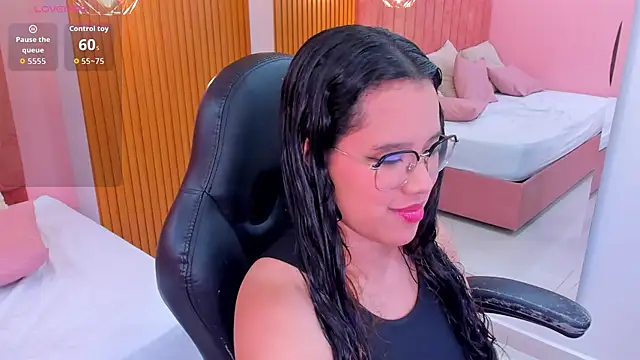 shayra alina online show from 20, 7, 2026