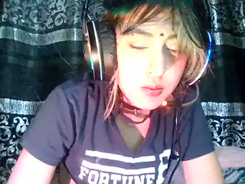 kittenpasive30 online show from 17, 6, 2026