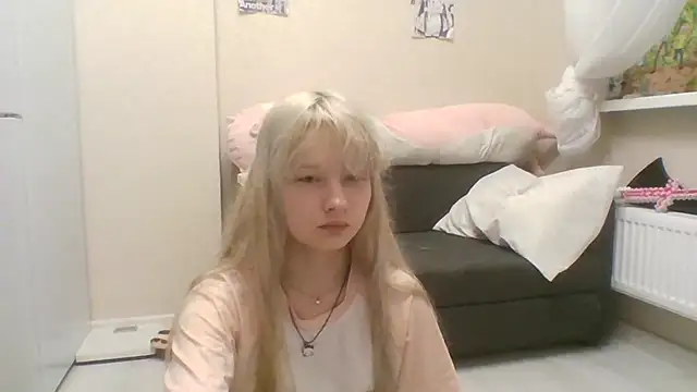 Snapshot of DinaKolter chatting on 17, 7, 2026 DinaKolter online show from 17, 7, 2026
