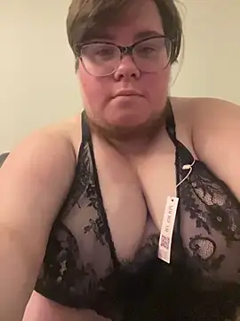 Snapshot of femboyphoenix chatting on 12, 6, 2026 femboyphoenix online show from 12, 6, 2026
