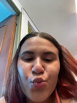 Snapshot of zouuii04 chatting on 21, 7, 2026 zouuii04 online show from 21, 7, 2026