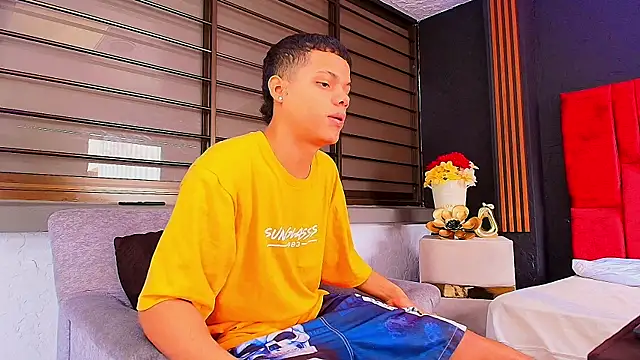 Snapshot of JulianSterling___ chatting on 14, 6, 2026 JulianSterling online show from 14, 6, 2026