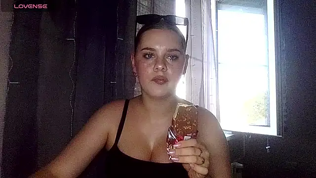 dakota charm  online show from 16, 7, 2026