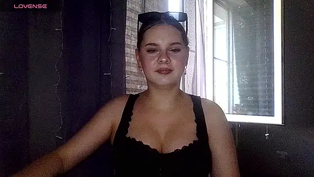 dakota charm  online show from 17, 7, 2026