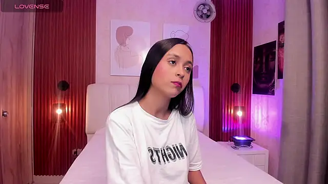 Millieskinny18 online show from 29, 7, 2026