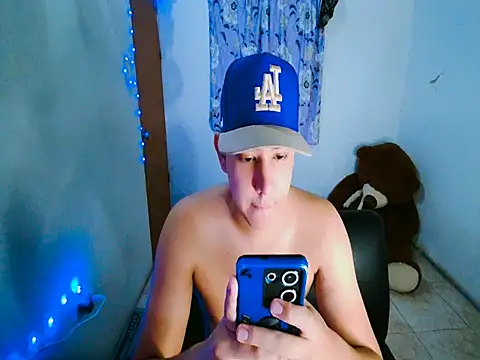 sweetboyxxx11 online show from 20, 6, 2026
