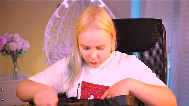 Snapshot of stellawatts chatting on 19, 6, 2026 stellawatts online show from 19, 6, 2026