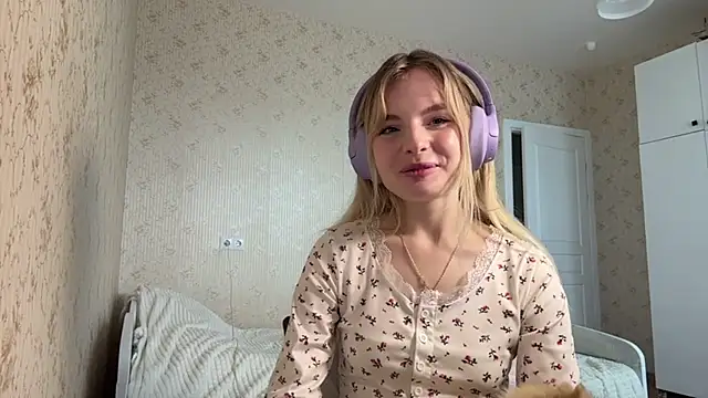 Snapshot of TeodoraBinney chatting on 14, 6, 2026 TeodoraBinney online show from 14, 6, 2026