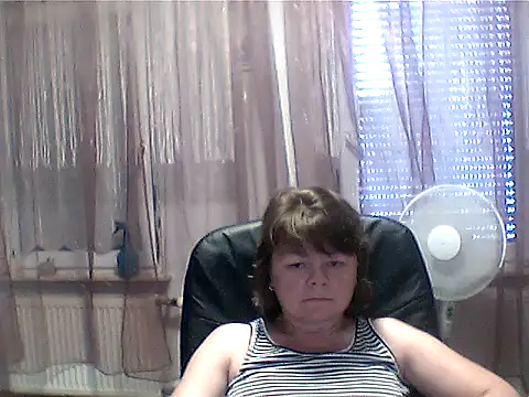 Snapshot of MoonLady40 chatting on 22, 6, 2026 MoonLady40 online show from 22, 6, 2026