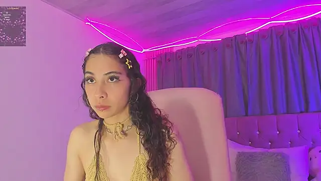 Snapshot of Sarah_Moon1 chatting on 18, 7, 2026 Sarah Moon1 online show from 18, 7, 2026