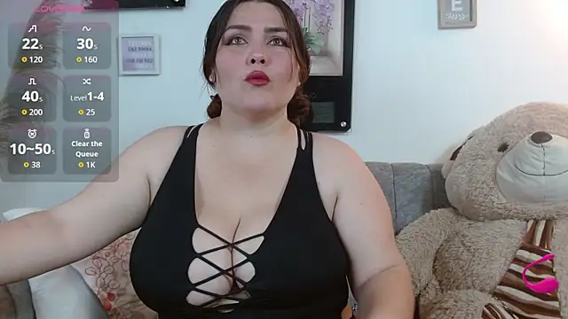 chantal bigboobis online show from 17, 6, 2026