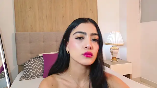 Snapshot of MaluCortes chatting on 25, 6, 2026 MaluCortes online show from 25, 6, 2026