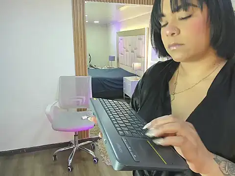 Snapshot of Vivi_Wollds chatting on 18, 6, 2026 Vivi Wollds online show from 18, 6, 2026