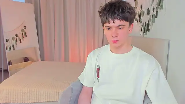 Ethan Crowe online show from 28, 7, 2026