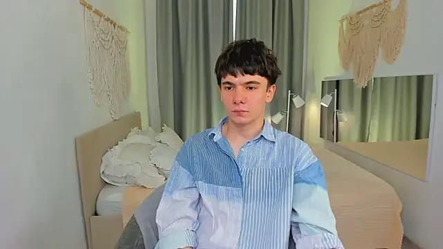 Ethan Crowe online show from 31, 7, 2026