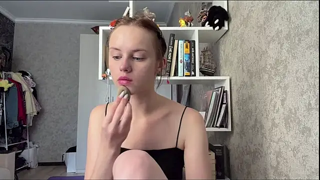 Mollybeans online show from 6, 8, 2026