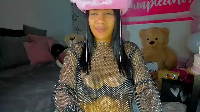 NicolePasqualott online show from 25, 2, 2025