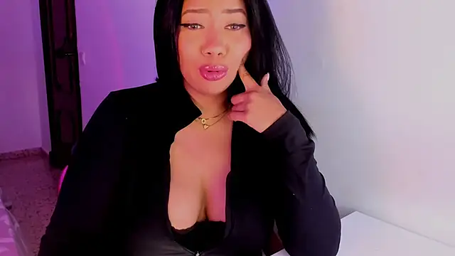 NicolePasqualott online show from 25, 5, 2026