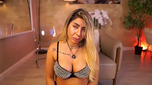 Snapshot of LucyyRosse chatting on 20, 6, 2026 LucyyRosse online show from 20, 6, 2026