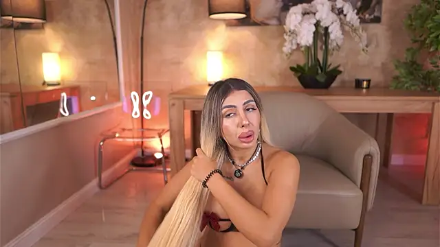 Snapshot of LucyyRosse chatting on 13, 7, 2026 LucyyRosse online show from 13, 7, 2026